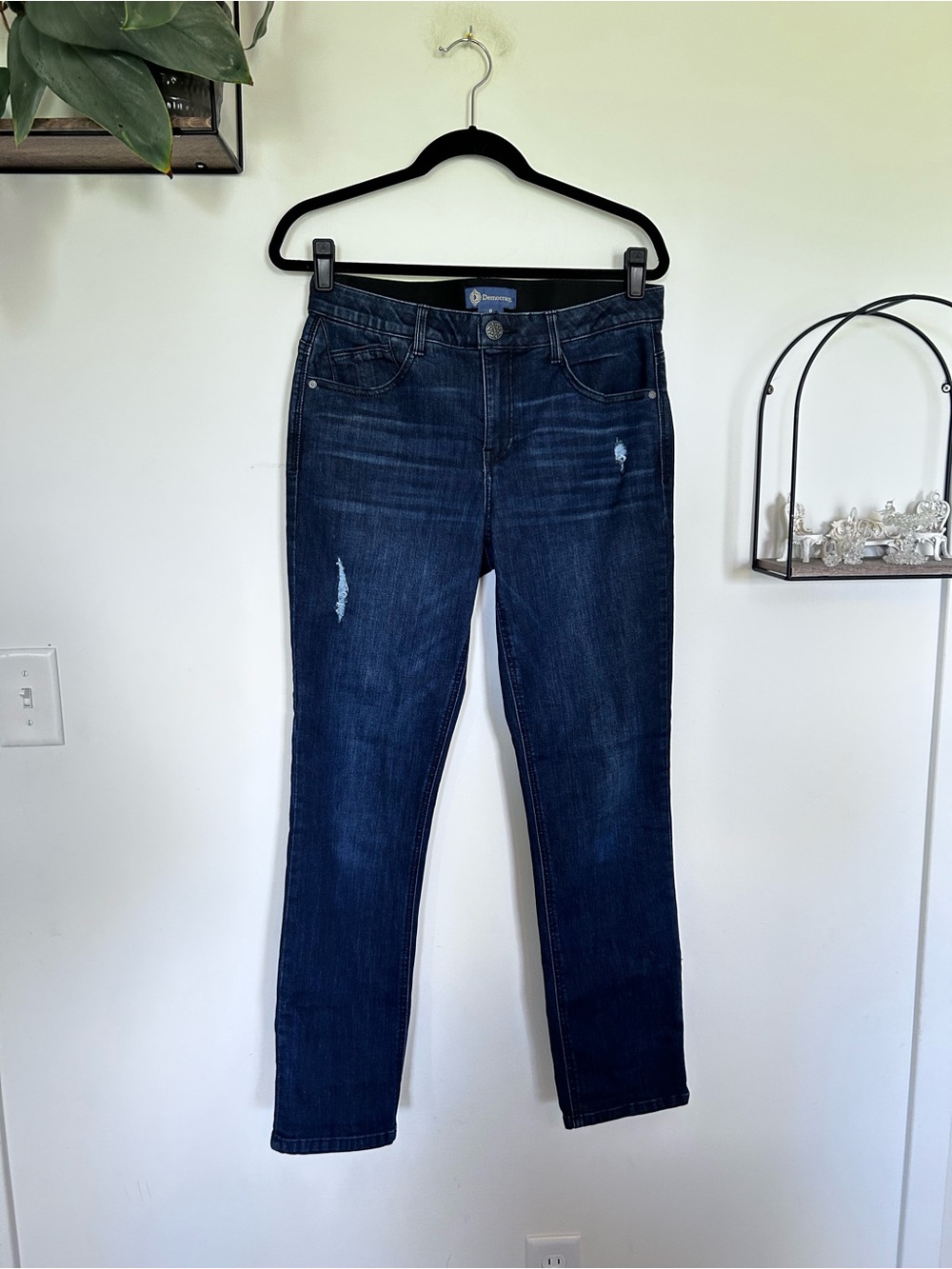 Democracy “Ab” Technology Slim Straight Lightly Distressed Denim Blue Jeans 8